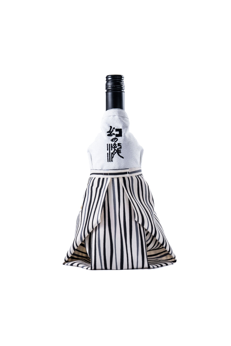 Maboroshi no Taki Junmai Ginjo Kimono Wrapping giftbox -Samurai model- 720ml bottle